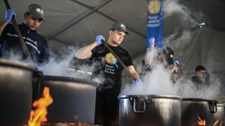 World Central Kitchen, Gazze'de 60'tan fazla mutfağıyla Filistinlilere sıcak yemek sağlıyor