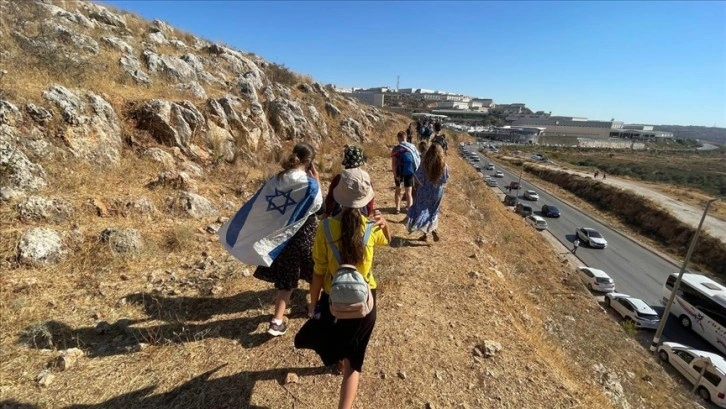 Yahudi yerleşimciler Batı Şeria'da 