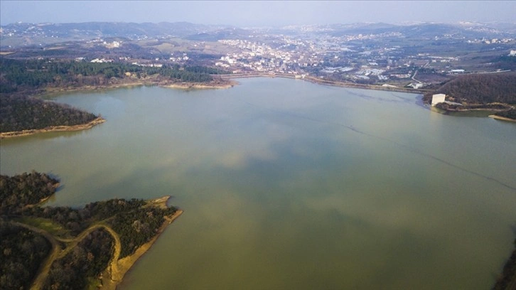 Yalova'da kar bereketi içme suyu barajında 