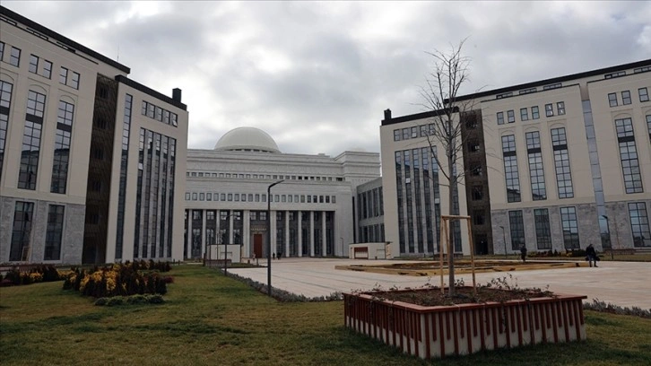 Yargıtay, terör örgütü elebaşı lehine slogan atan sanığa verilen beraati bozdu