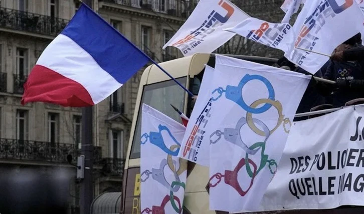 Yaz Olimpiyat Oyunları Fransa için bayram havasında geçemeyecek! -Okay Deprem yazdı-