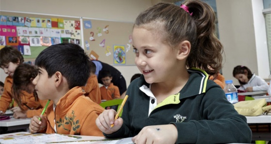 Yaz saatinin sabitlenmesi okula yeni başlayan miniklere yaradı
