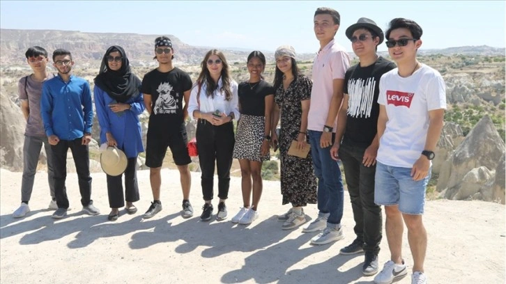 Yaz stajı için Türkiye'ye gelen yabancı öğrenciler Kapadokya'yı gezdi