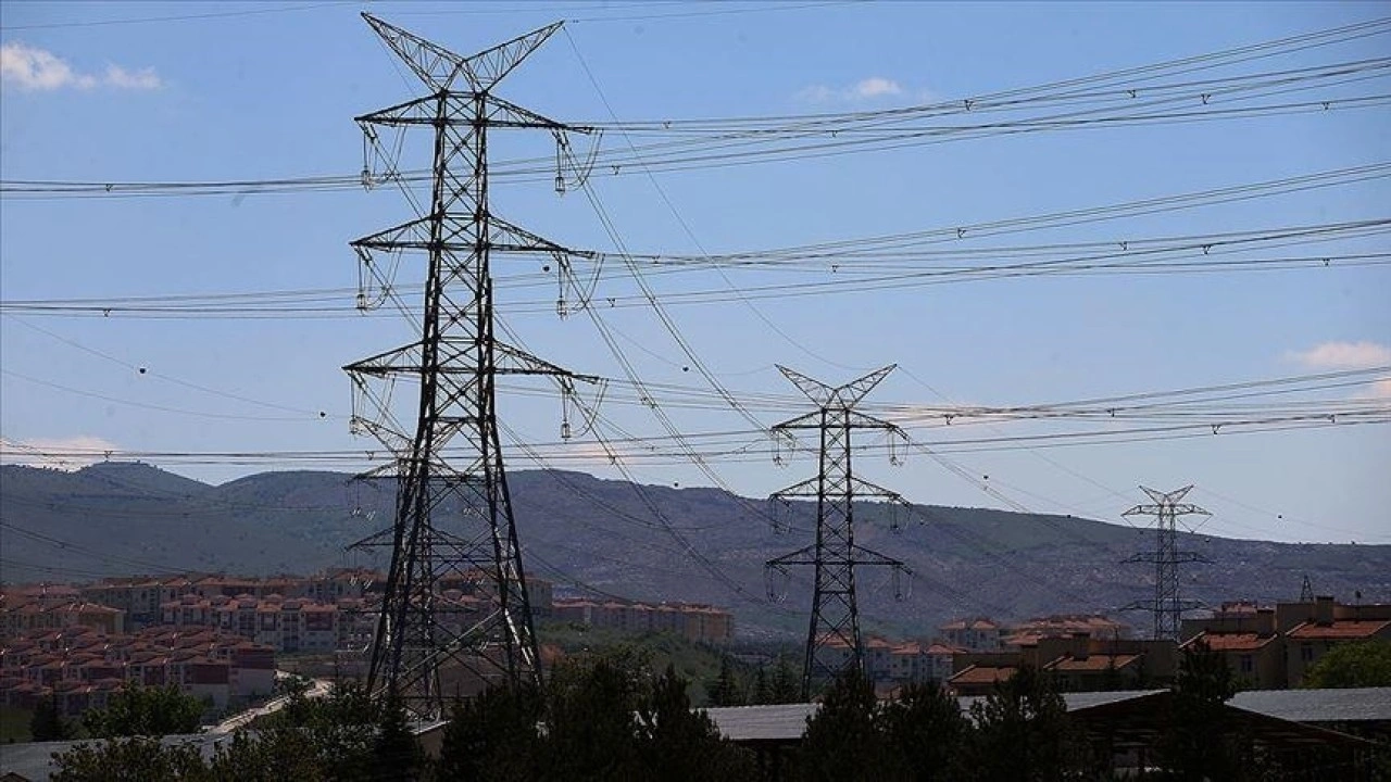 Yazın artan elektrik talebi bilinçli tüketim alışkanlıklarını zorunlu kılıyor