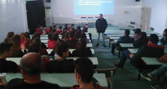 YDÜ’den Yeşilay haftasında bağımlılıklar ile ilgili konferans