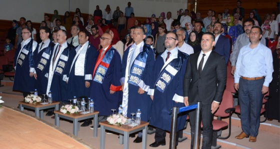 YDÜ İlahiyat Fakültesi Mezuniyet Töreni gerçekleştirildi
