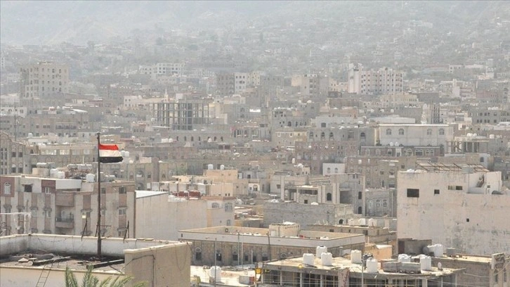 Yemen hükümeti 9 yıldır kapalı olan Marib-Sana yolunun açıldığını duyurdu