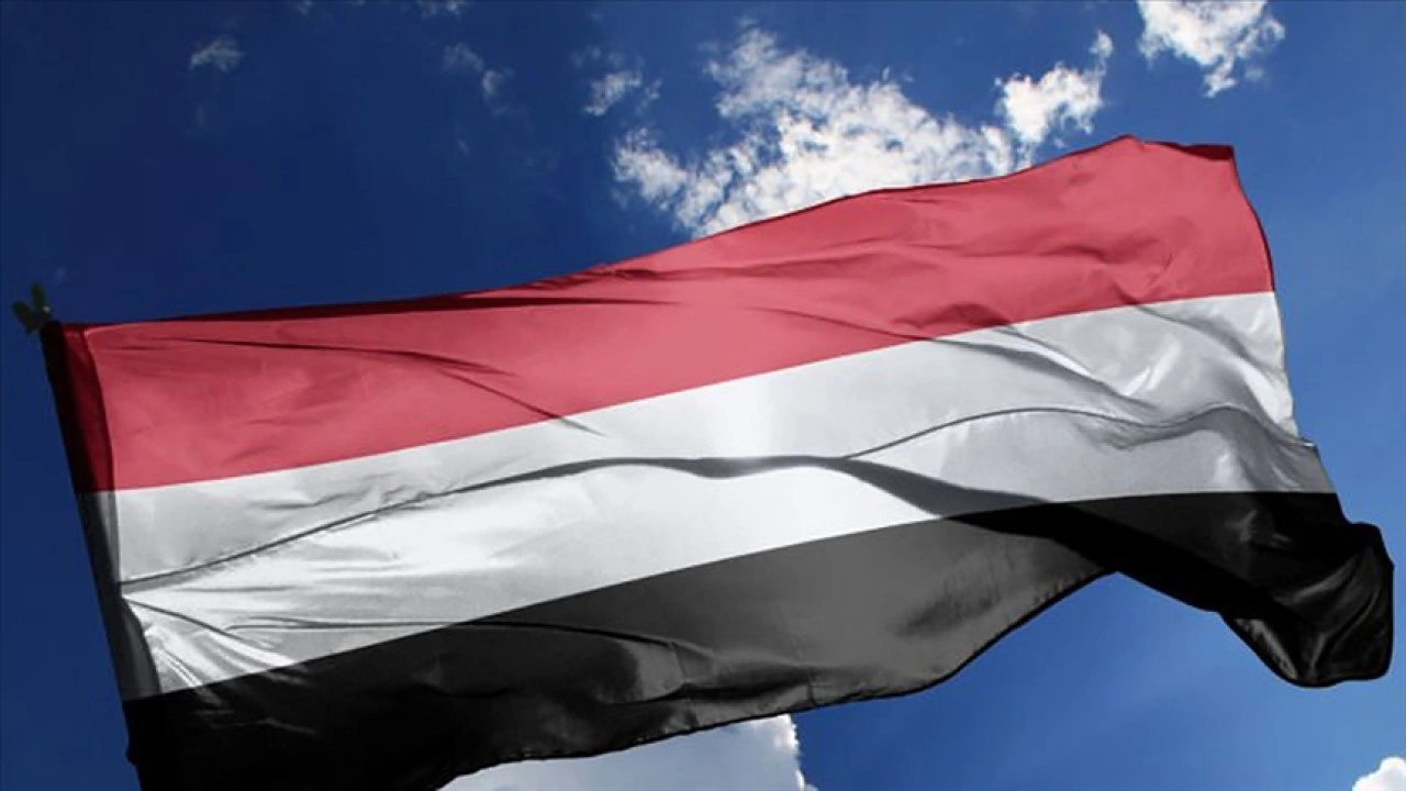 Yemen h&uuml;k&uuml;meti: Hadramevt'teki 37.Tugay karargahı, GGK'ye bağlı g&uuml;&ccedil;lerden geri alındı