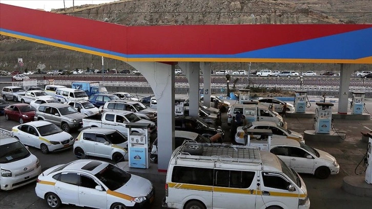 Yemen Ulusal Petrol Şirketi: Aden'deki akaryakıt krizi sona erdi