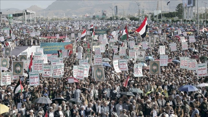 Yemenliler, İsrail'in Refah kentine yönelik saldırılarını protesto etti