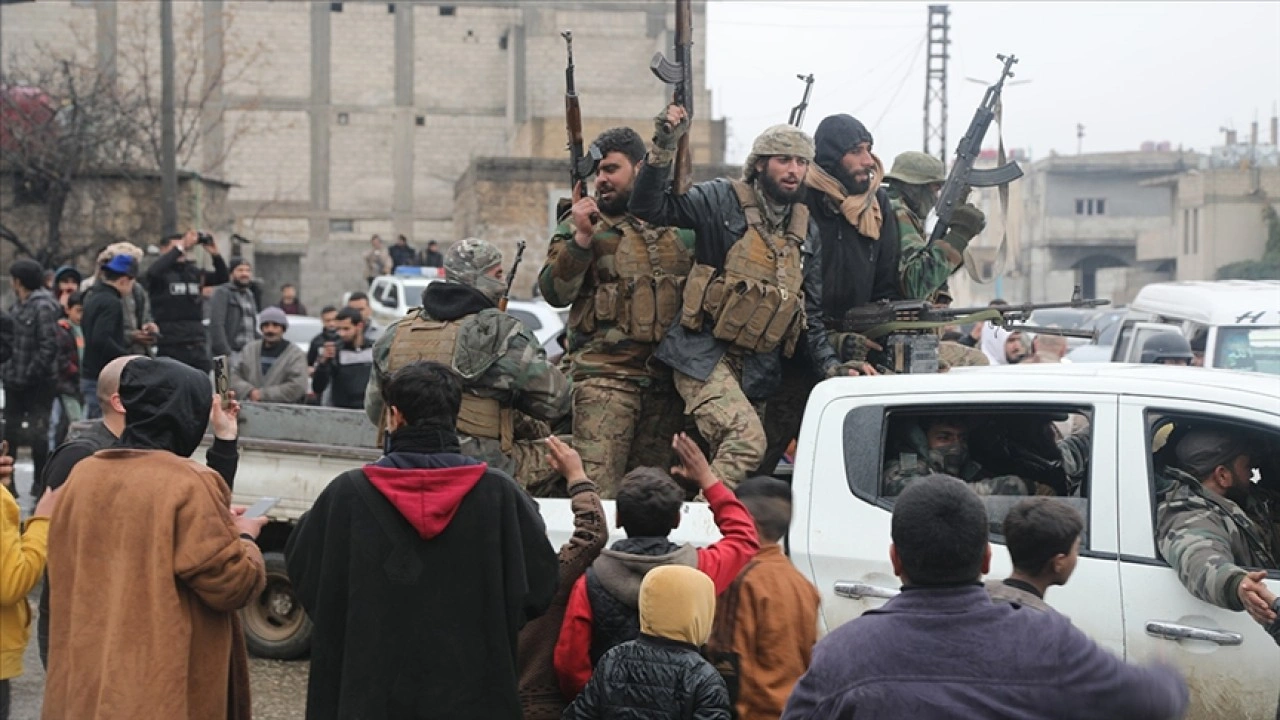 "Yeni Suriye'ye" giden s&uuml;re&ccedil; 44 saatte şekillendi