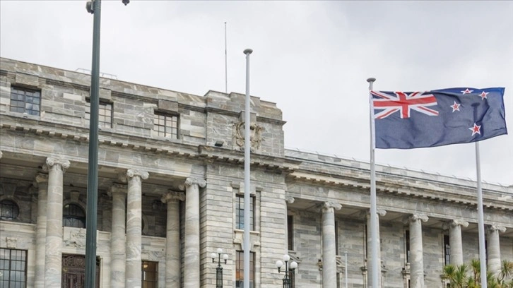 Yeni Zelanda'da İşçi Partisinin yeni lideri Hipkins, başbakanlık koltuğuna oturdu