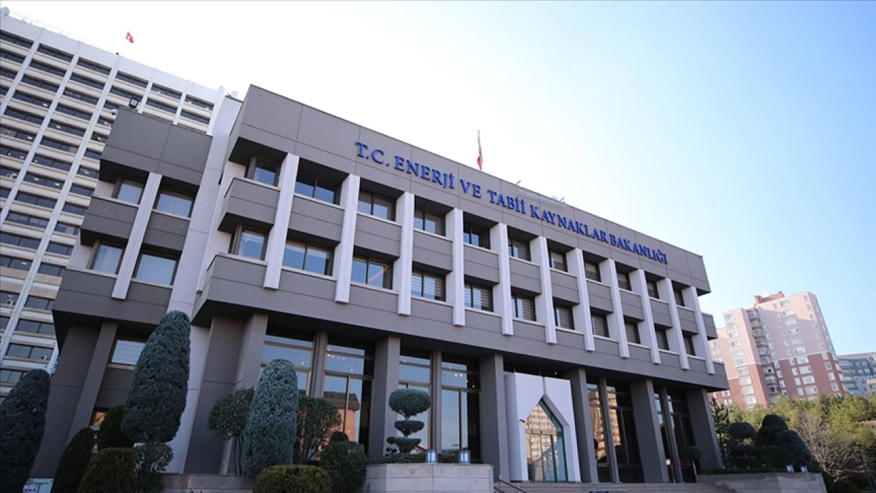 Yenilenebilir Enerji Kaynak Alanları yönetmeliÄŸinde deÄŸiÅŸikliÄŸe gidildi