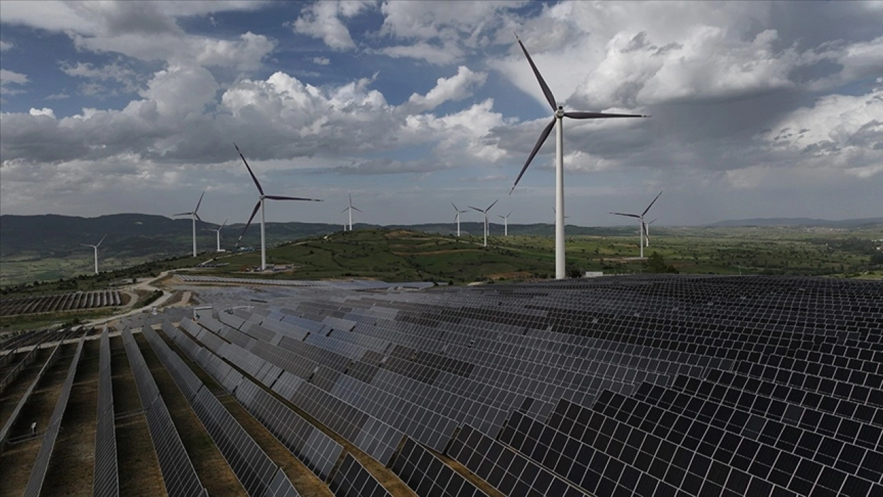 Yenilenebilir enerji kaynakları, küresel elektrik üretiminde ilk kez kömürü geride bıraktı