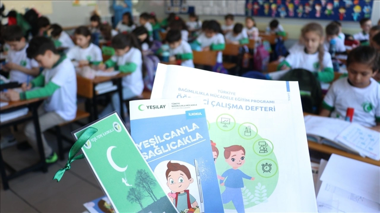 Yeşilay, Trabzon'da 5 bin 798 öğrenciye sağlıklı yaşama eğitimi verdi