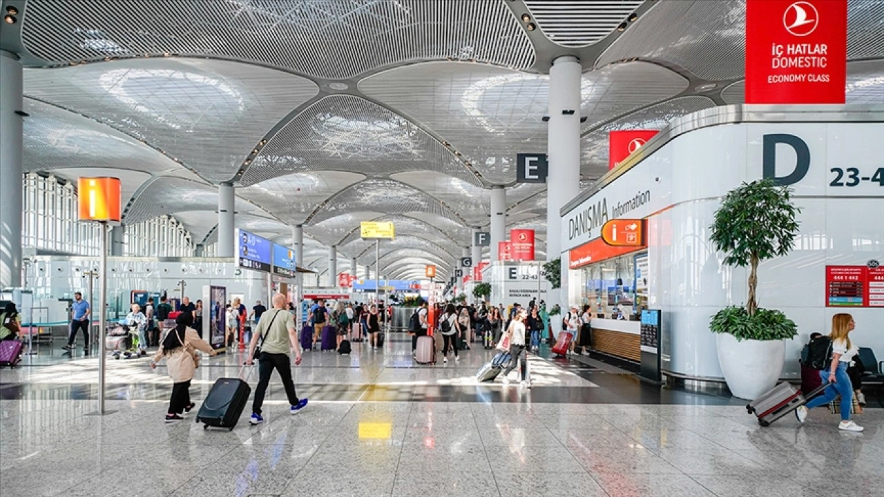 Yılın 8 ayında hava yoluyla 162,6 milyon yolcu seyahat etti