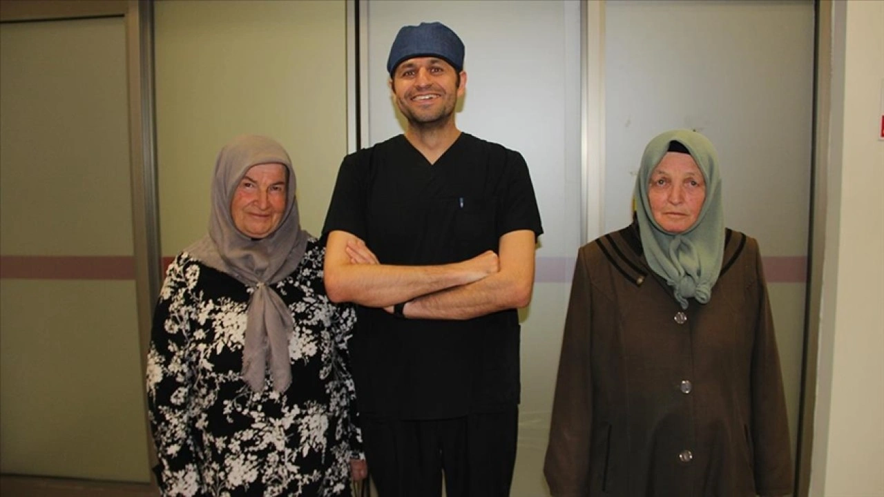 Yıllardır çektikleri diz ağrısından Kayseri Şehir Hastanesi'ndeki 1 saatlik tedaviyle kurtuldul