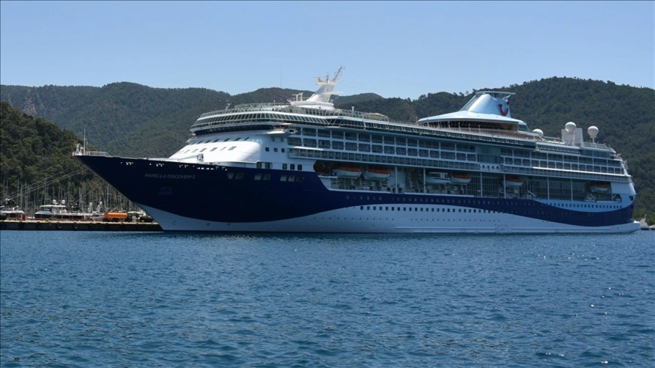 Yolcu gemisi "Marella Discovery 2" ile Marmaris'e 1797 turist geldi