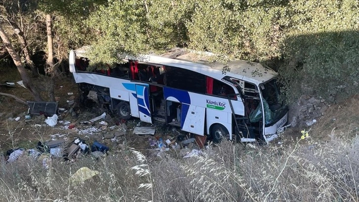 Yozgat'ta 12 kişinin öldüğü kazada şarampole düşen otobüsün Sivas terminalinden çıkışı kamerada