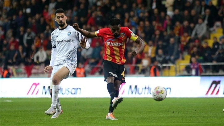 Yukatel Kayserispor-Adana Demirspor karşılaşması beraberlikle sonuçlandı