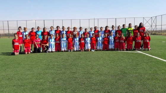 Yüksekova'nın ilk kadın futbol takımı kuruldu