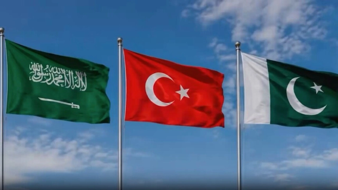 Yunan Kathimerini gazetesi: Mekke Anlaşması Yunanistan'ın b&ouml;lgesel planlarına zarar veriyor