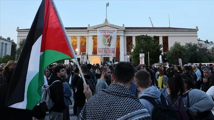 Yunanistan polisi, Filistin'e destek eylemi yapan 27 öğrenciyi gözaltına aldı