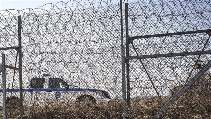 Yunanistan'da, Meriç Nehri kıyısına 35 kilometrelik ilave çelik çit yapımına başlandı