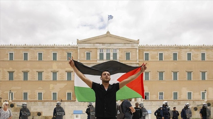 Yunanistan'da muhalefet partileri hükümetten Filistin'i tanımasını istedi