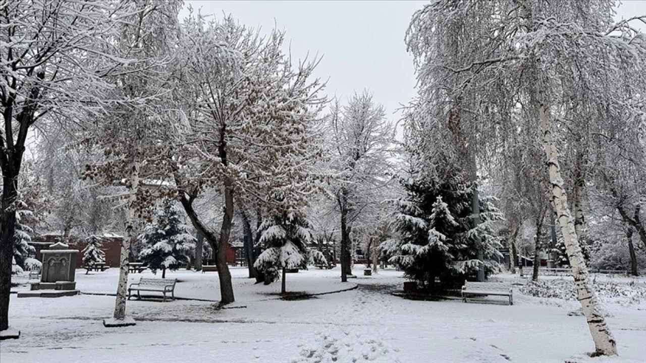 Yurdun bazı kesimlerinde kar etkili oldu