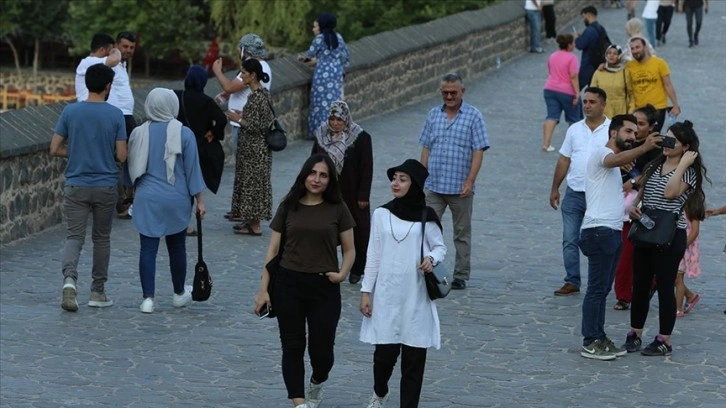 Yurtlar ücretsiz tahsis edilince gençlerin tercihi 'Diyarbakır' oldu