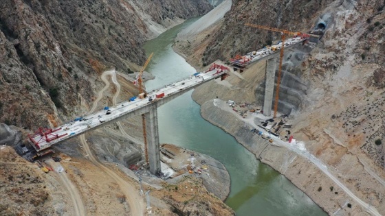 Yusufeli Barajı relokasyon yollarının yüzde 85'i tamamlandı