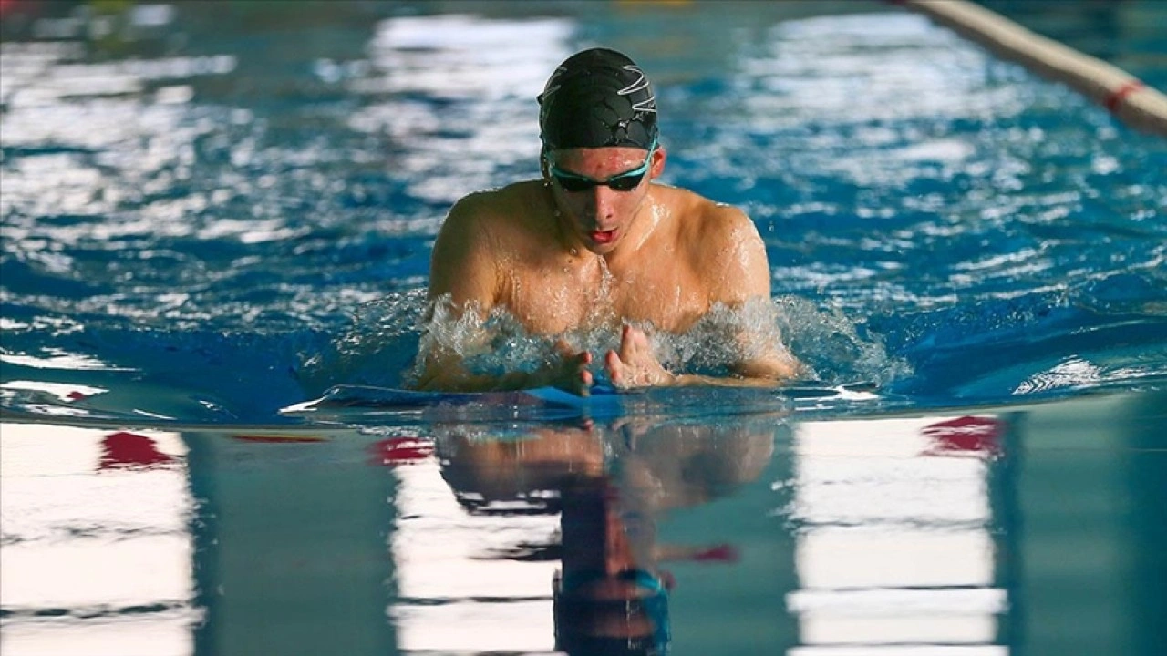 Yüzmede tarihe geçen otizmli genç, olimpiyat için kendinden emin