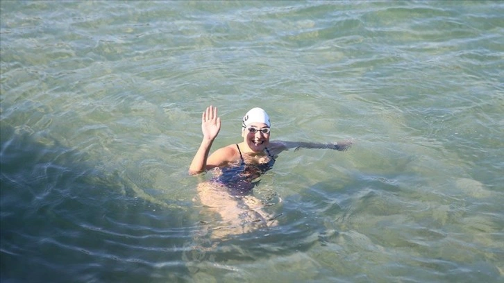 Yüzücü Aysu Türkoğlu, "Cook Boğazı" geçişi için Yeni Zelanda'ya gidiyor
