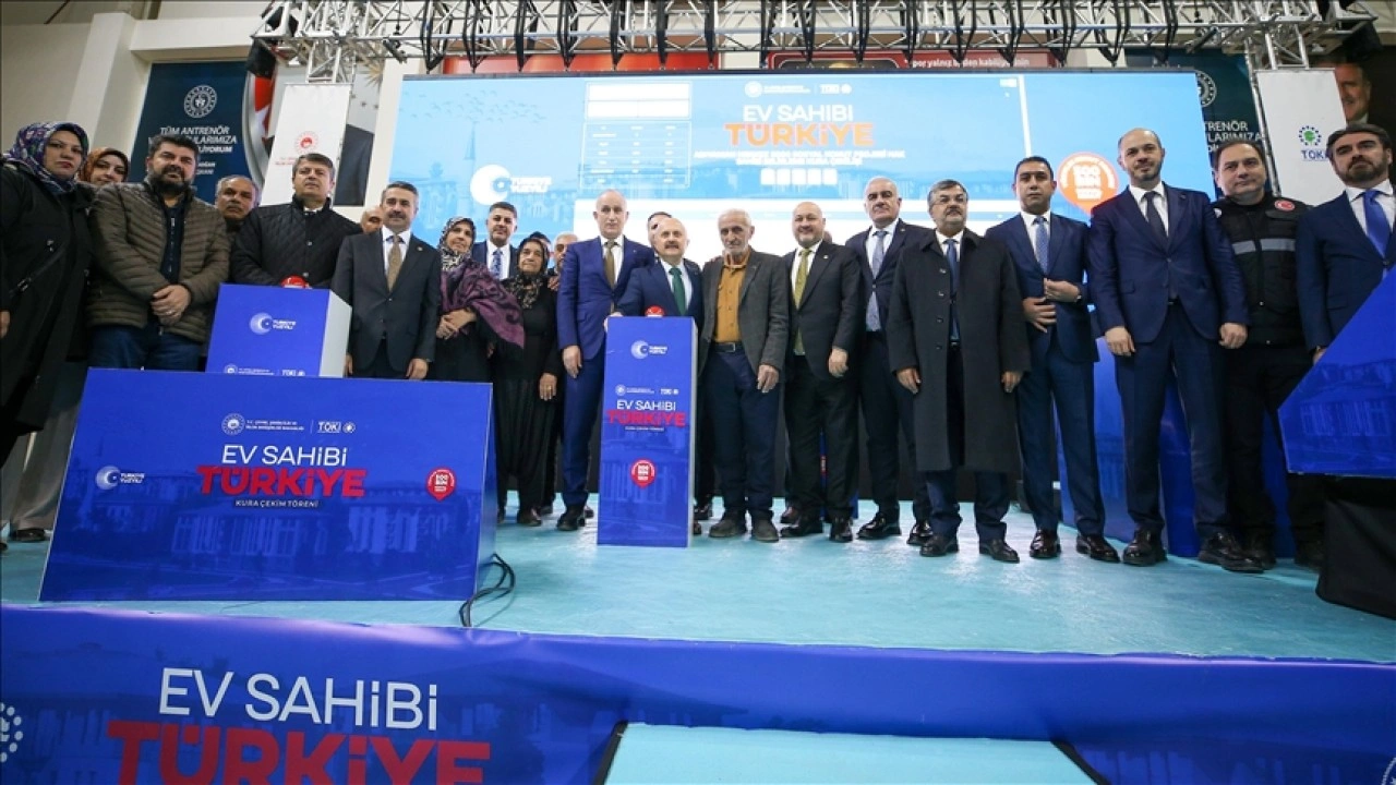 Y&uuml;zyılın Konut Projesi'nde kura &ccedil;ekimleri Adıyaman'da başladı