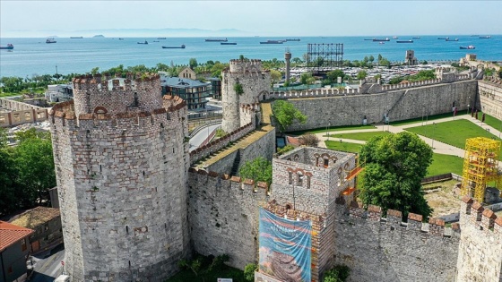 Zamana meydan okuyan Yedikule Hisarı'nda restorasyon çalışmaları sürüyor