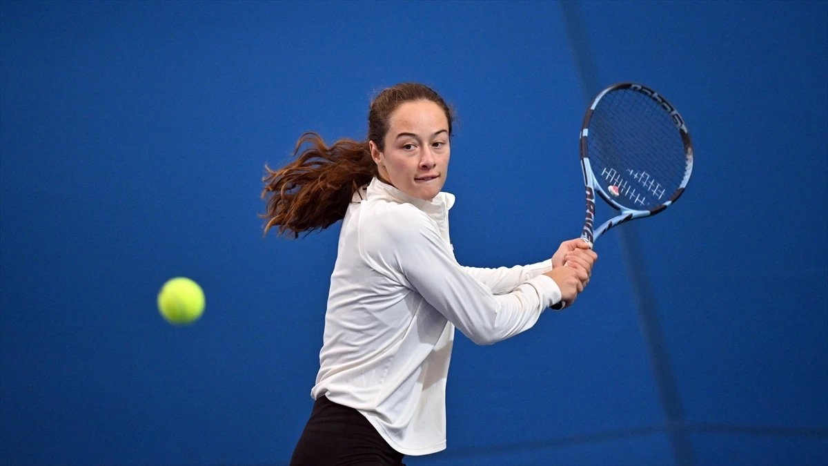 Zeynep S&ouml;nmez, Uluslararası Brisbane Tenis Turnuvası elemelerinde final turuna y&uuml;kseldi