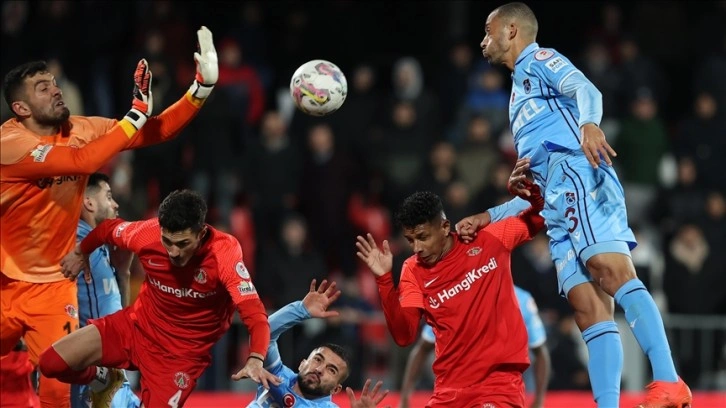 Ziraat Türkiye Kupası'nda Trabzonspor çeyrek finale yükseldi