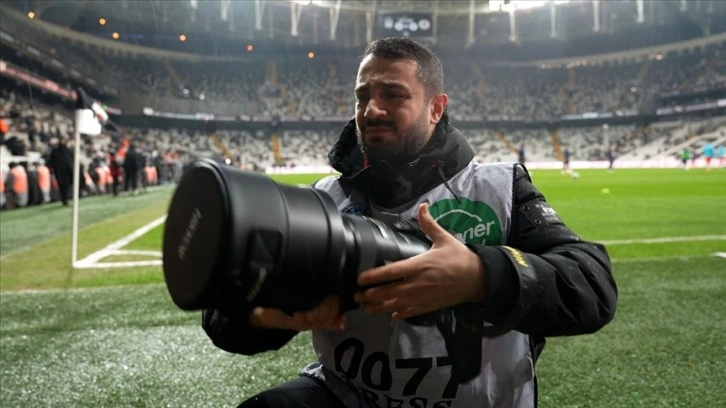 Zorlu şartlarda doğru kareyi anında yakalamaya çalışan 'Spor foto muhabirleri'