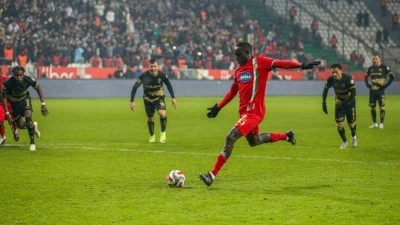 1. Lig'de Amed Sportif Faaliyetler'in golc&uuml;s&uuml; Diagne rekor peşinde