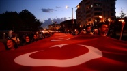 1071 metrekare Türk bayrağıyla &#039;fener alayı&#039;