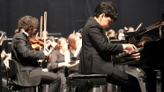 12 yaşındaki Rus piyanist 13 ülkede konser verdi