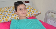13 yaşındaki Derya, İbrahim Tatlıses'le aynı kaderi yaşıyor