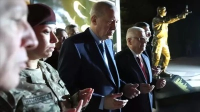 15 Temmuz şehidi &Ouml;mer Halisdemir'in kızı babası gibi "bordo bereli" oldu