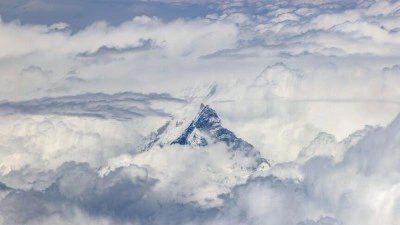 2 Hint dağcı Everest Dağı'ndan iniş sırasında hayatını kaybetti