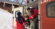 2 yaşındaki çocuğun imdadına paletli ambulans yetişti