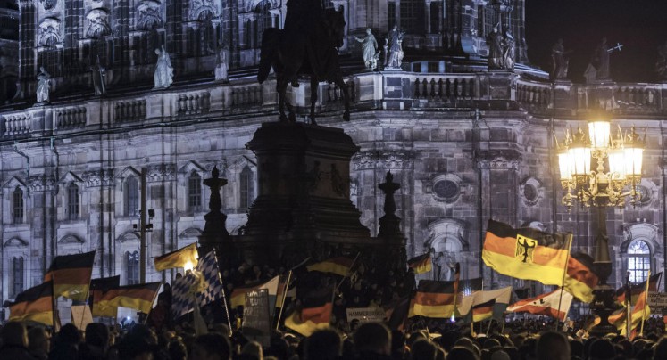 Almanya'da PEGİDA karşıtları çoğalıyor