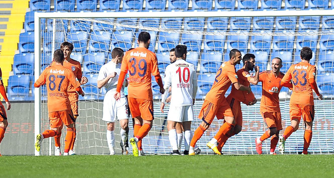 Başakşehir’den Gaziantep'e tek gol, 3 puan