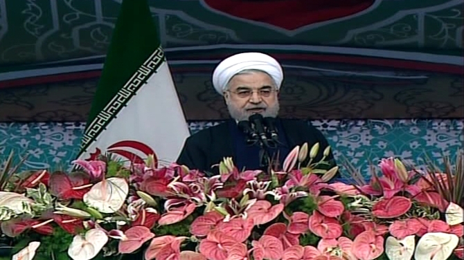 Ruhani, Devrim yıldönümünde Batı'ya seslendi