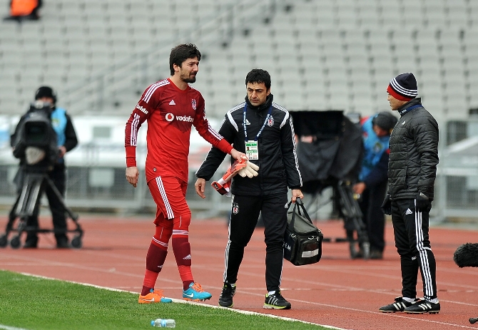 Beşiktaş’ta Liverpool maçı öncesi Tolga Zengin şoku